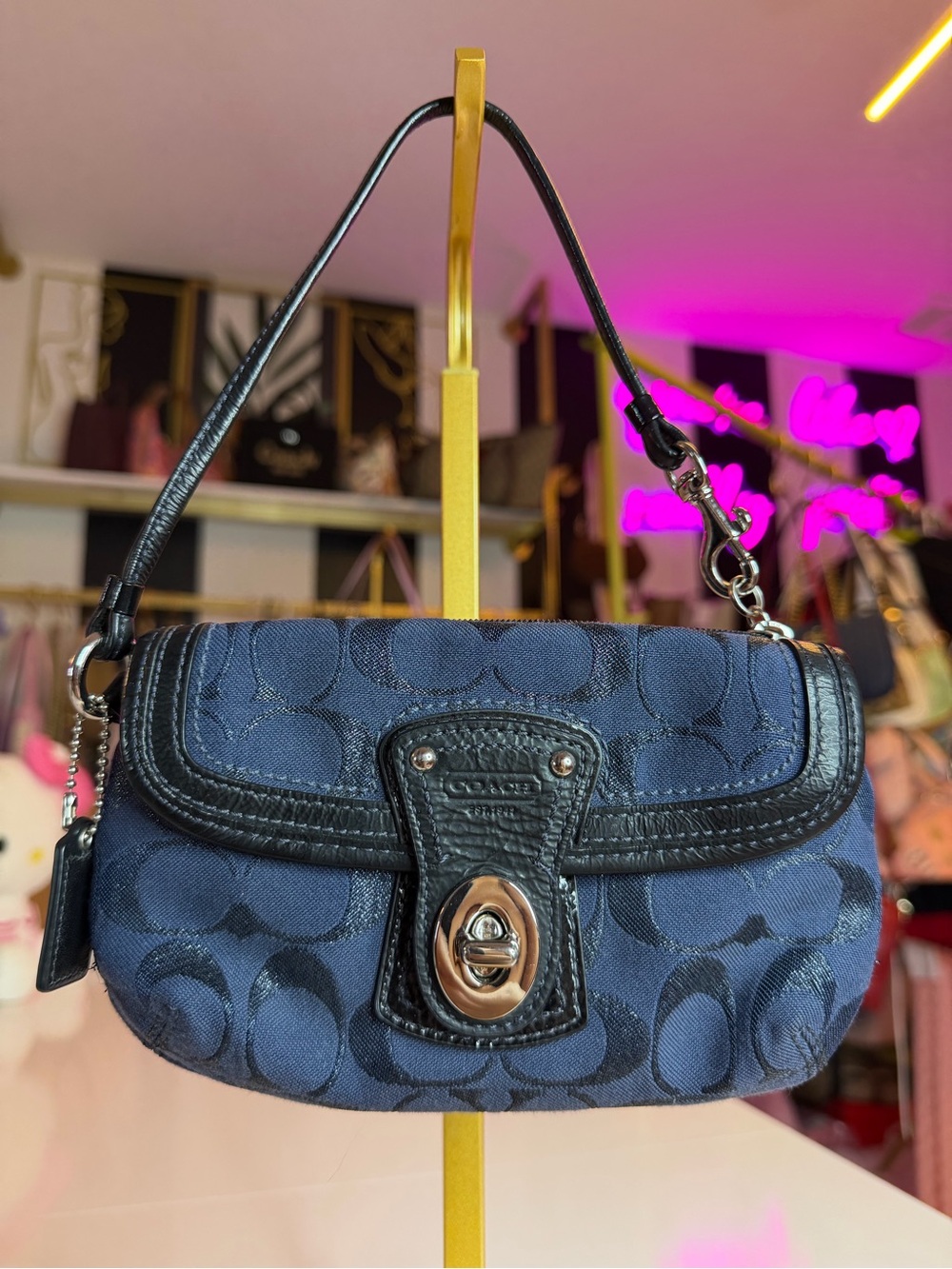 Coach Signature Navy Turnlock Wristlet Y2K Mini Bag Authentic pouch legacy style